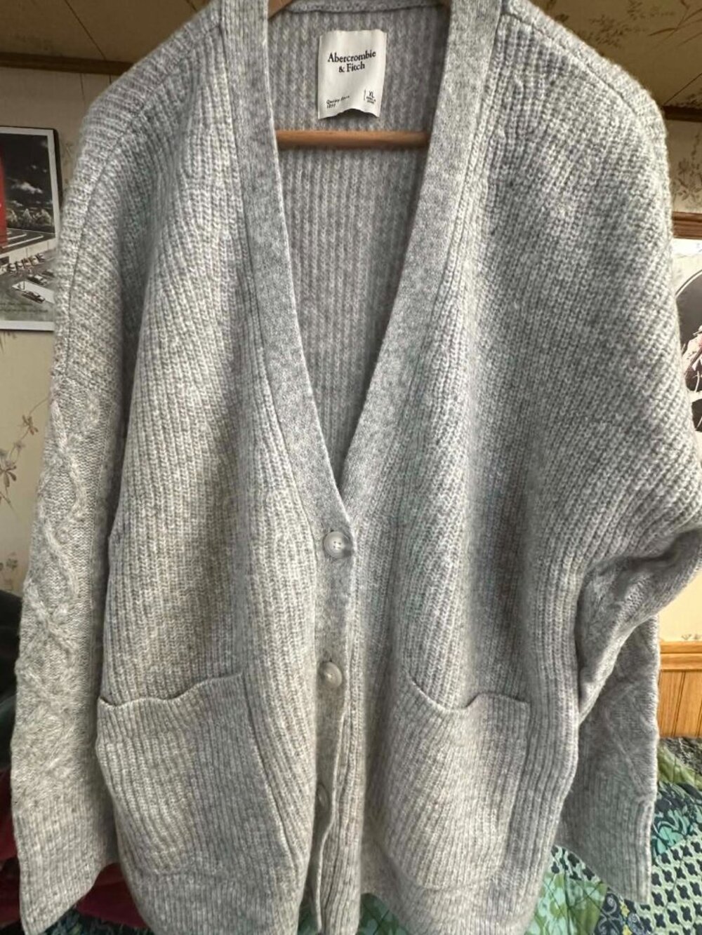 Abercrombie & Fitch Ladies sweater